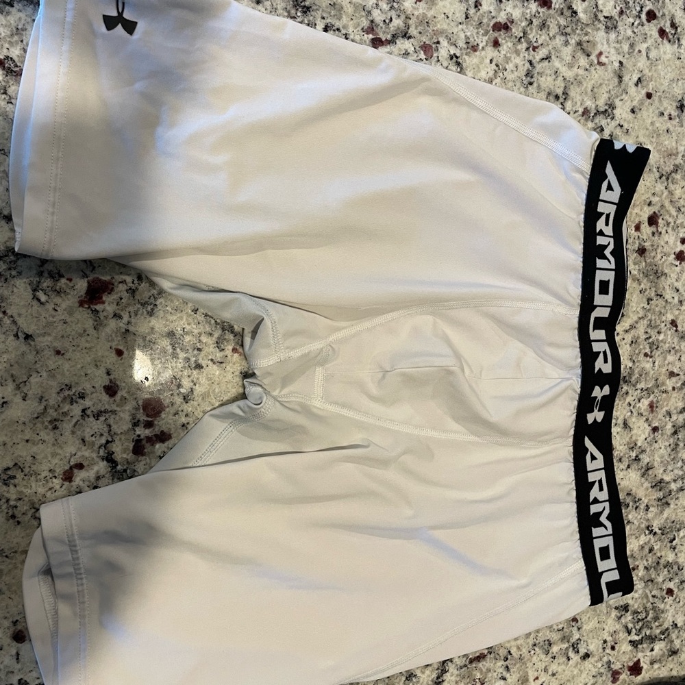 Mens under armour heat gear compression shorts, youth XL